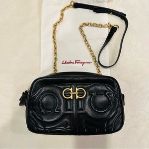 FERRAGAMO Black Pouch (S) with Gold Chain